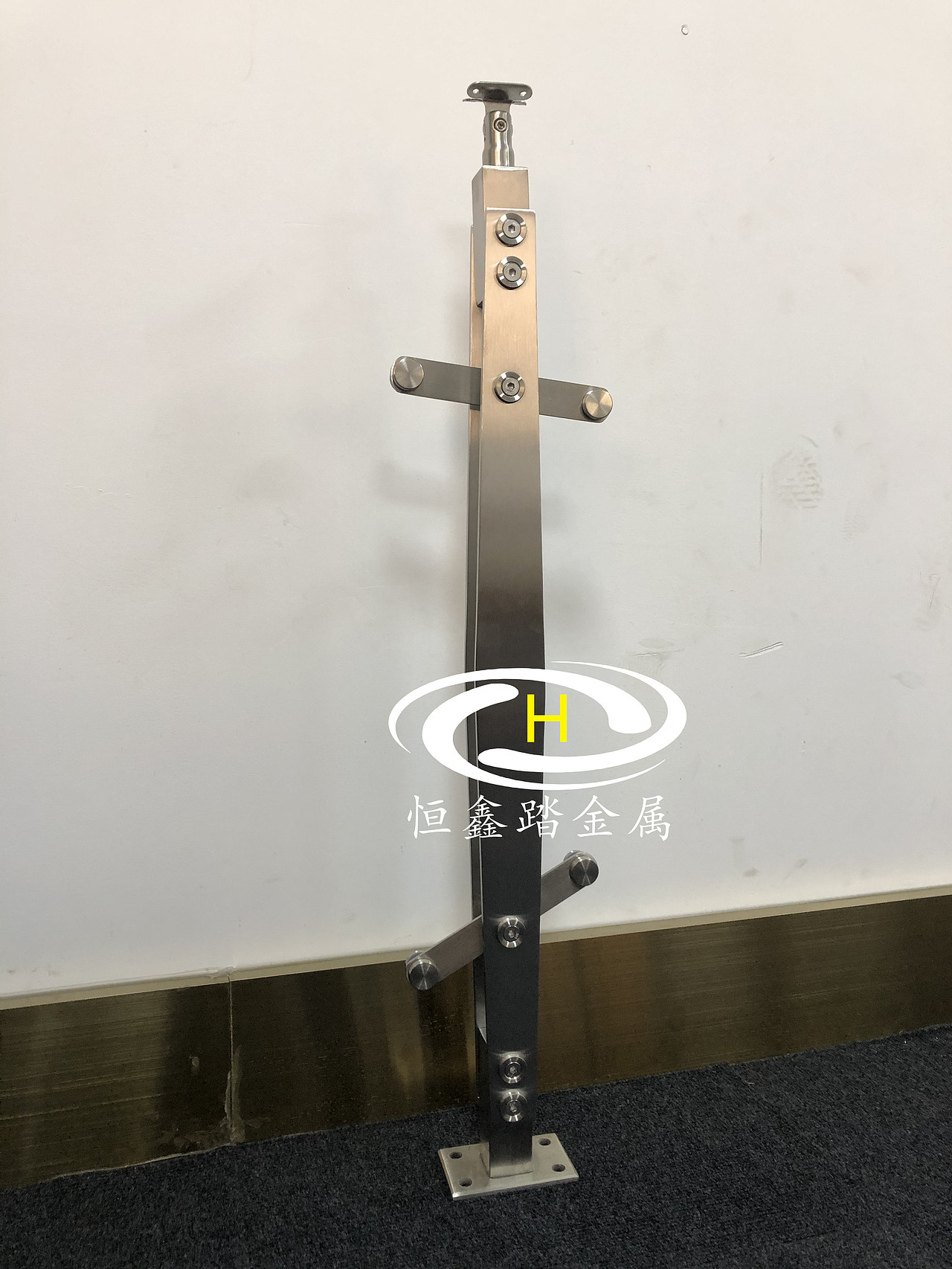 商场304不锈钢工程立柱异形不锈钢立柱施工工艺技术