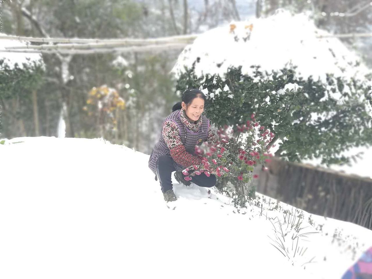 奶奶们的微笑（图ZMTQwNjk3NTk2） - 人像摄影 - 站酷设计师左燕飞原创素材 - 站酷ZCOOL