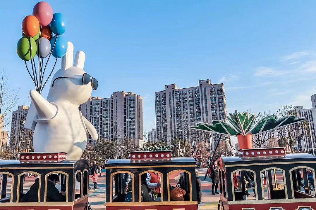 宝山u天地商业兔子雕塑设计