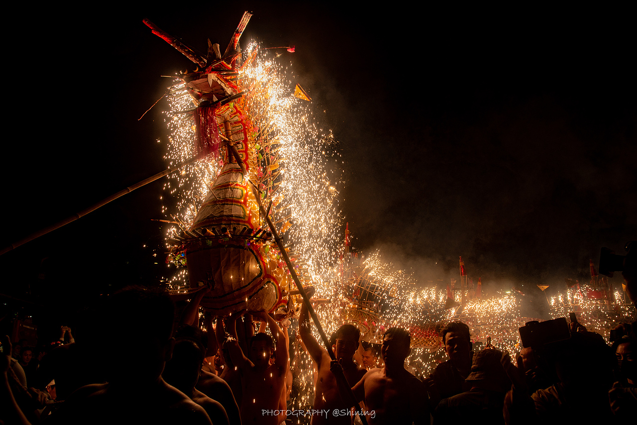 埔寨元宵烧火龙