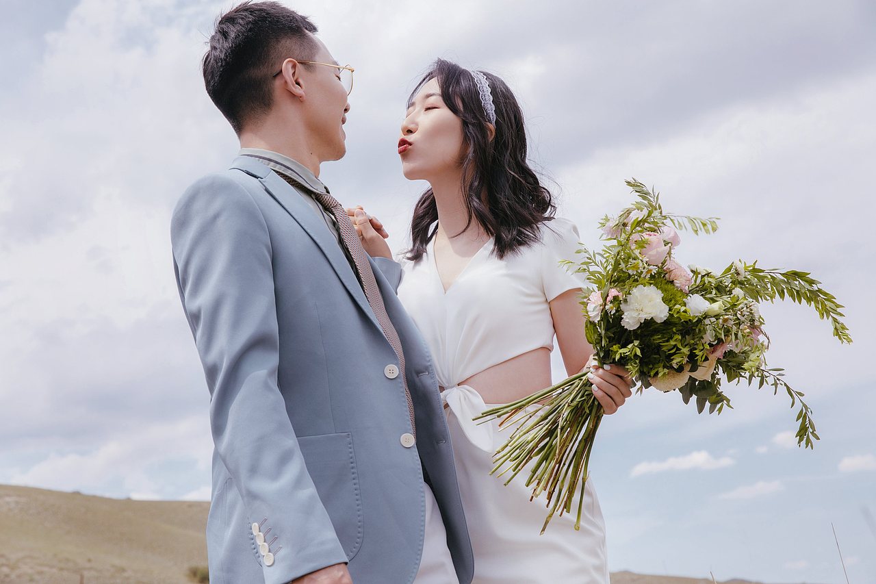 《最美的时光相遇》新疆旅拍乌鲁木齐婚纱照客片分享（图ZMjU2MzYyOTky） - 婚礼摄影 - 站酷设计师新疆四仟纪摄影原创素材 - 站酷ZCOOL