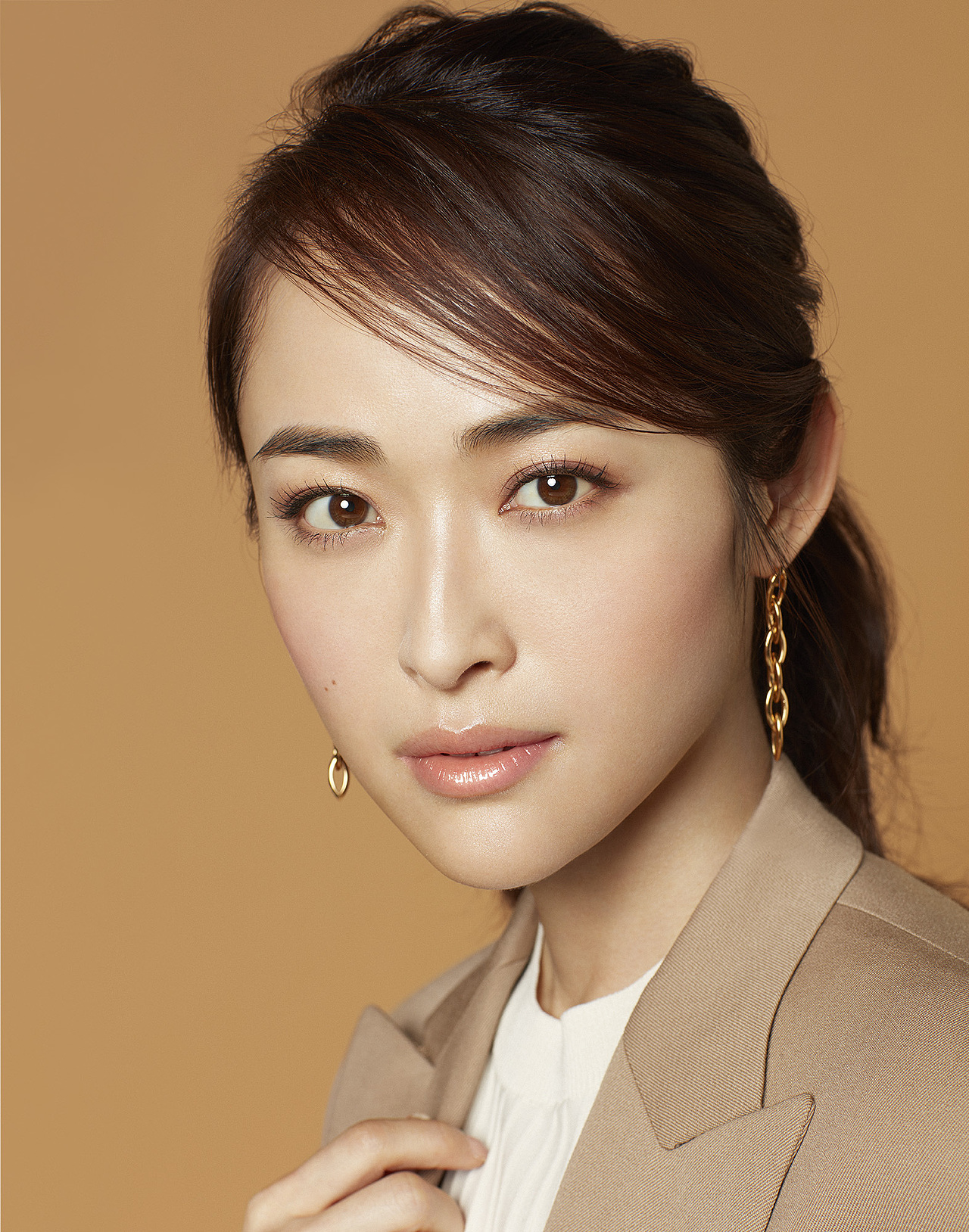 《NYLON 尼龙》杂志妆面拍摄|SESTUDIO摄影（图ZMTkyMzI2NzE2） - 人像摄影 - 站酷设计师STUDIOSE原创素材 - 站酷ZCOOL