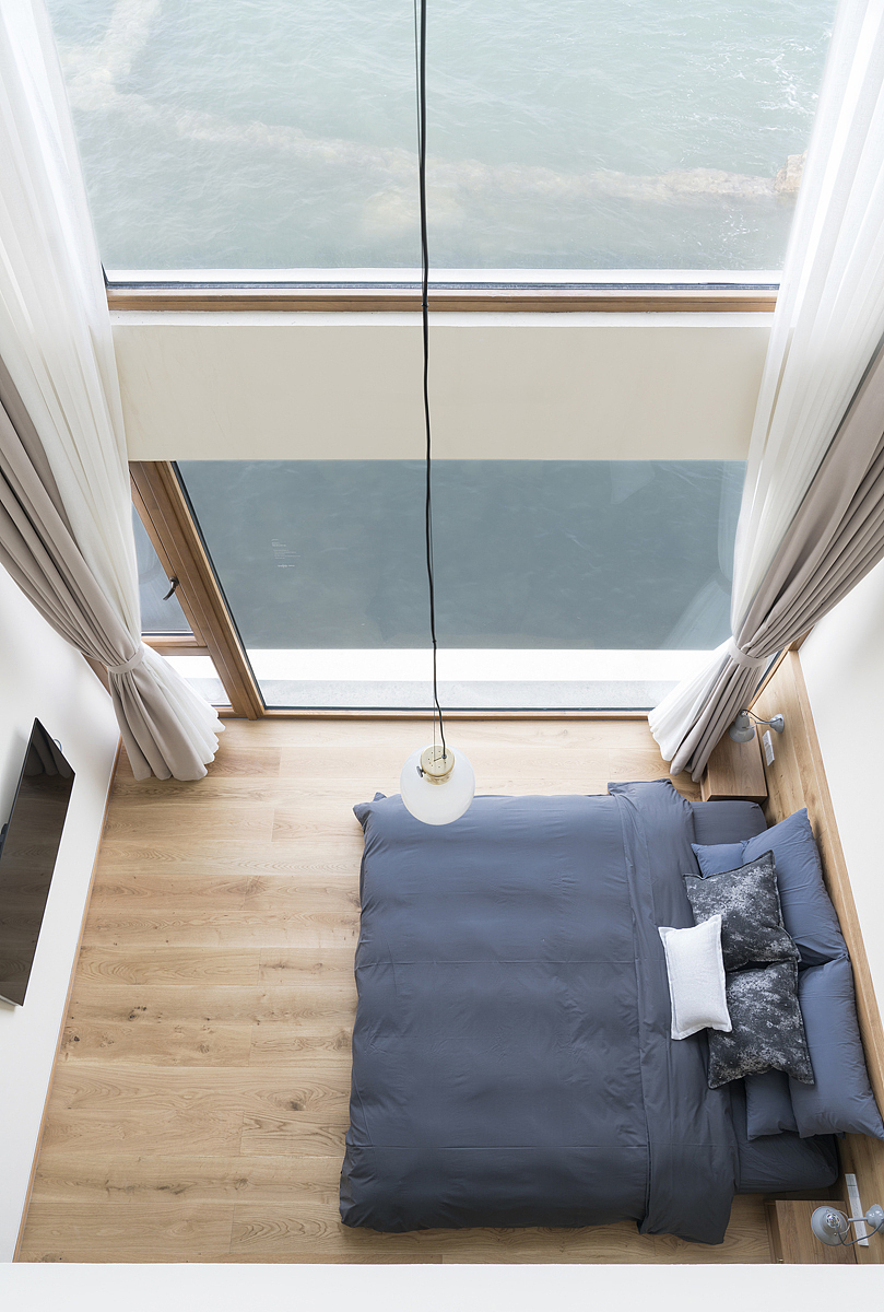 凝望海面,才知道空间本身就是一种媒介!