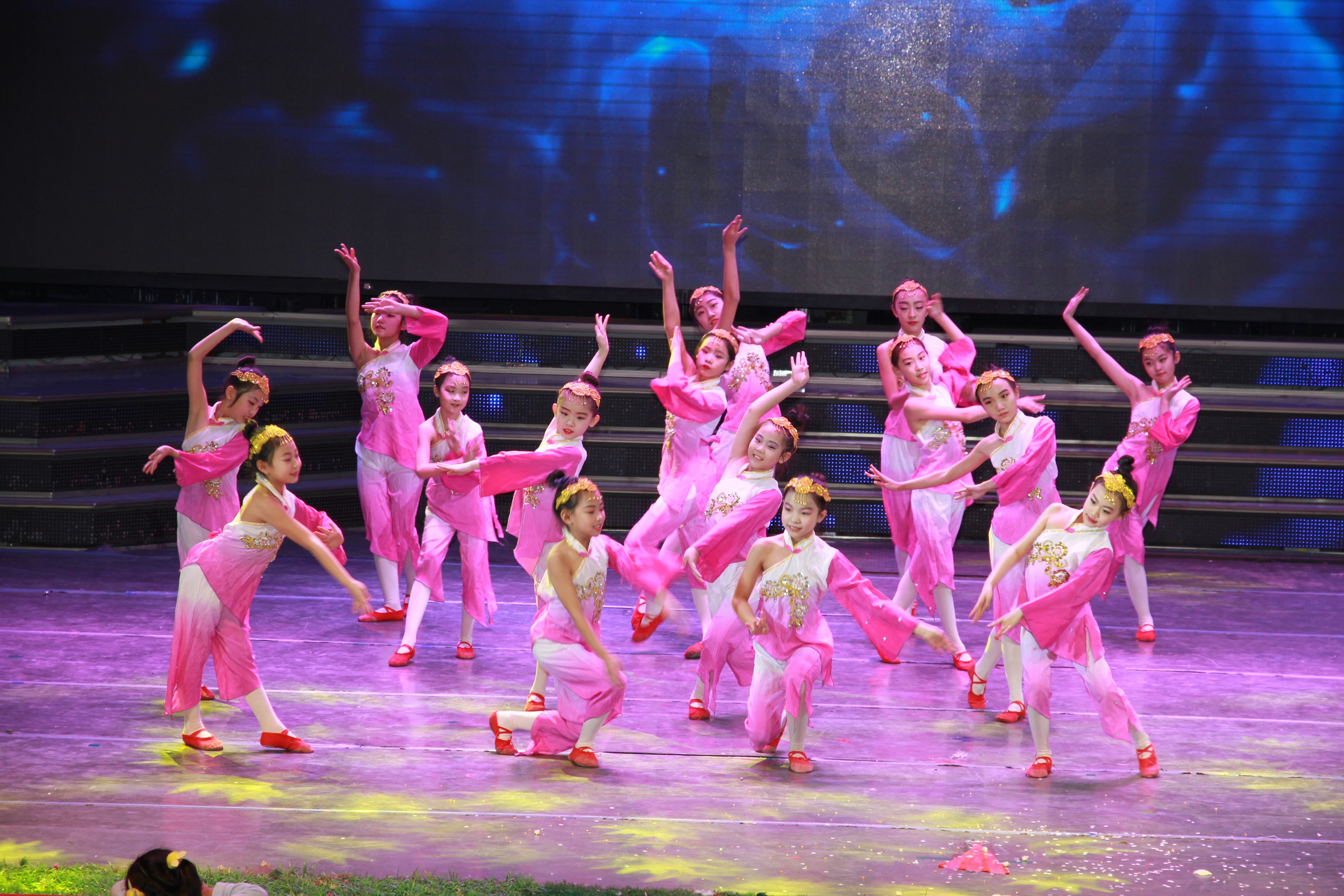 2018汇报演出照片第二部分|其他|其他|蓝天艺术学校 - 原创作品 - 站