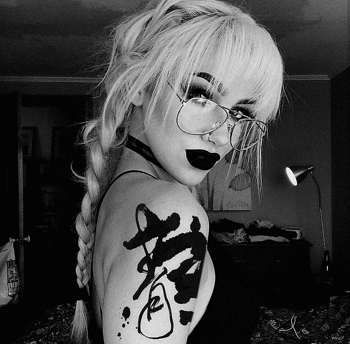 李纹肆纹身设计图