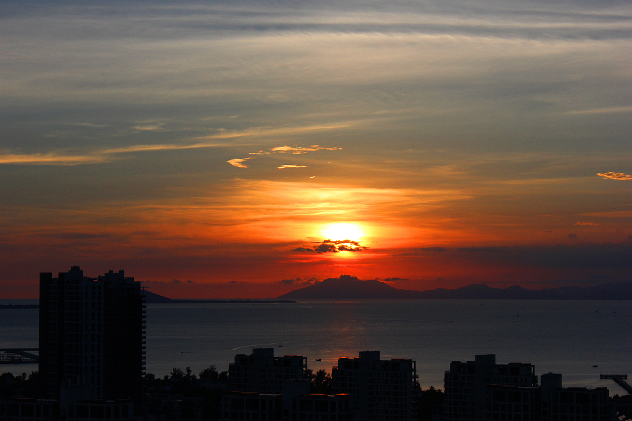 三亚的天空与海（图ZMTIyMjUwNjg=） - 风光摄影 - 站酷设计师echlq原创素材 - 站酷ZCOOL