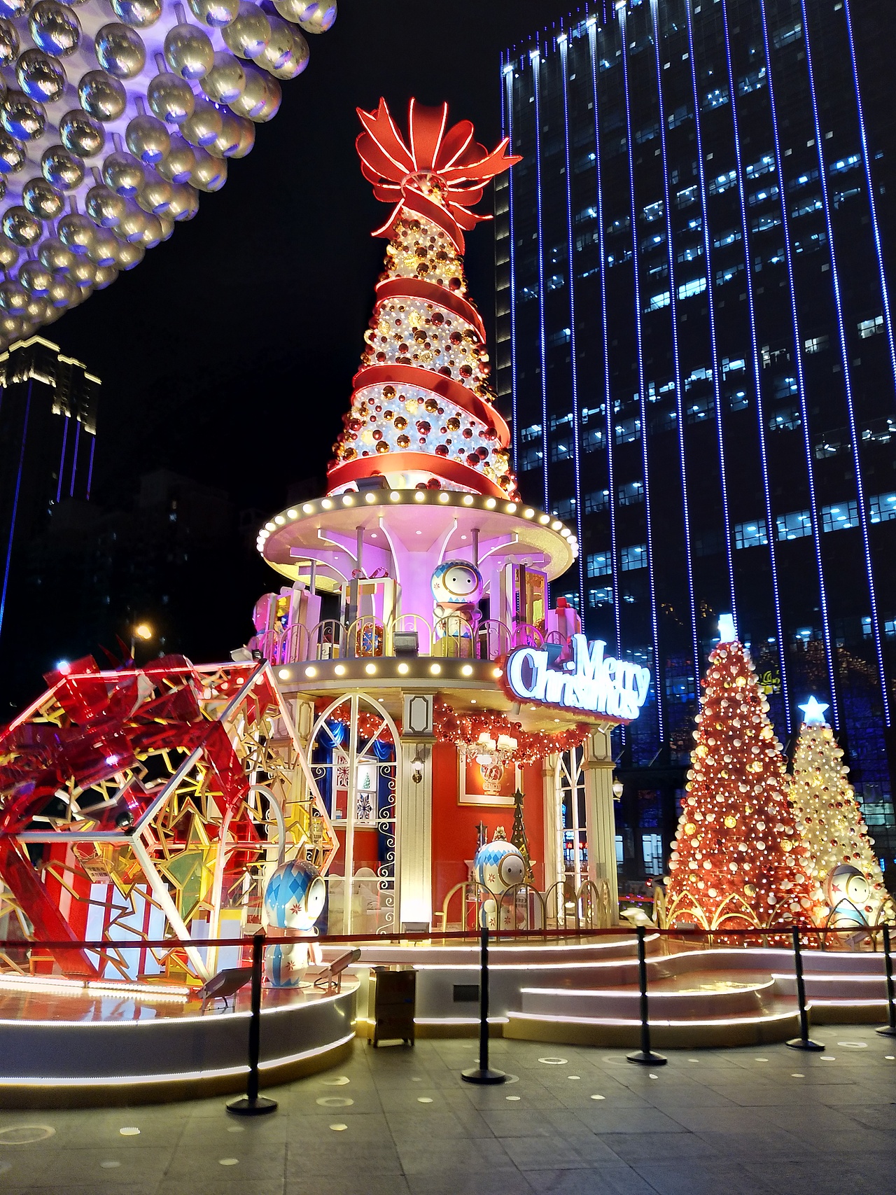 去年拍的，圣诞节，那天风挺大的。