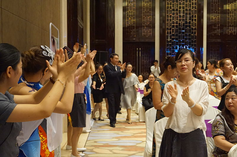 David秦（秦松辉）（图ZOTAwOTQzMDA=） - 人像摄影 - 站酷设计师冰山icear原创素材 - 站酷ZCOOL