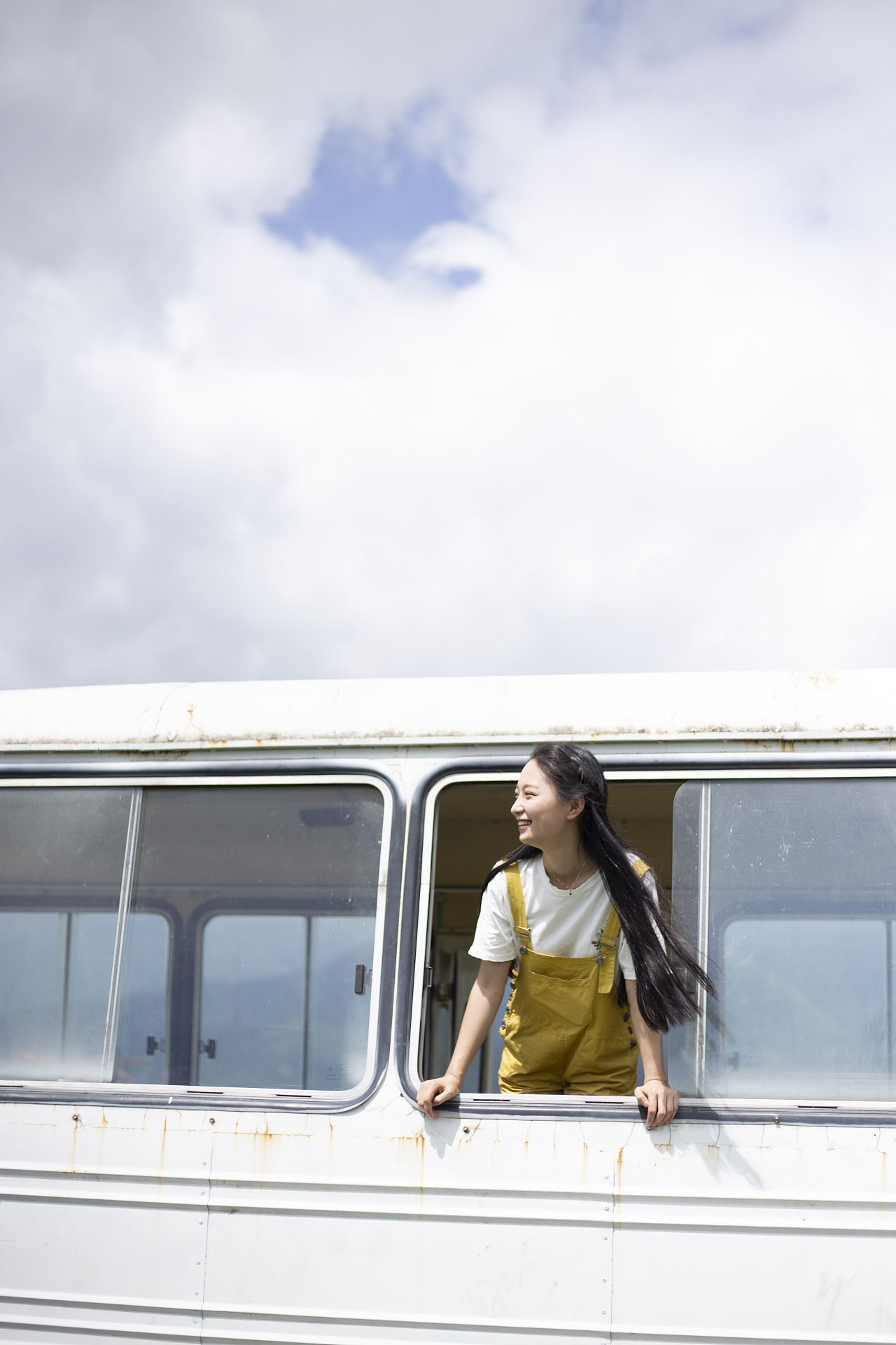 the late stage of taking portrait by vehicle