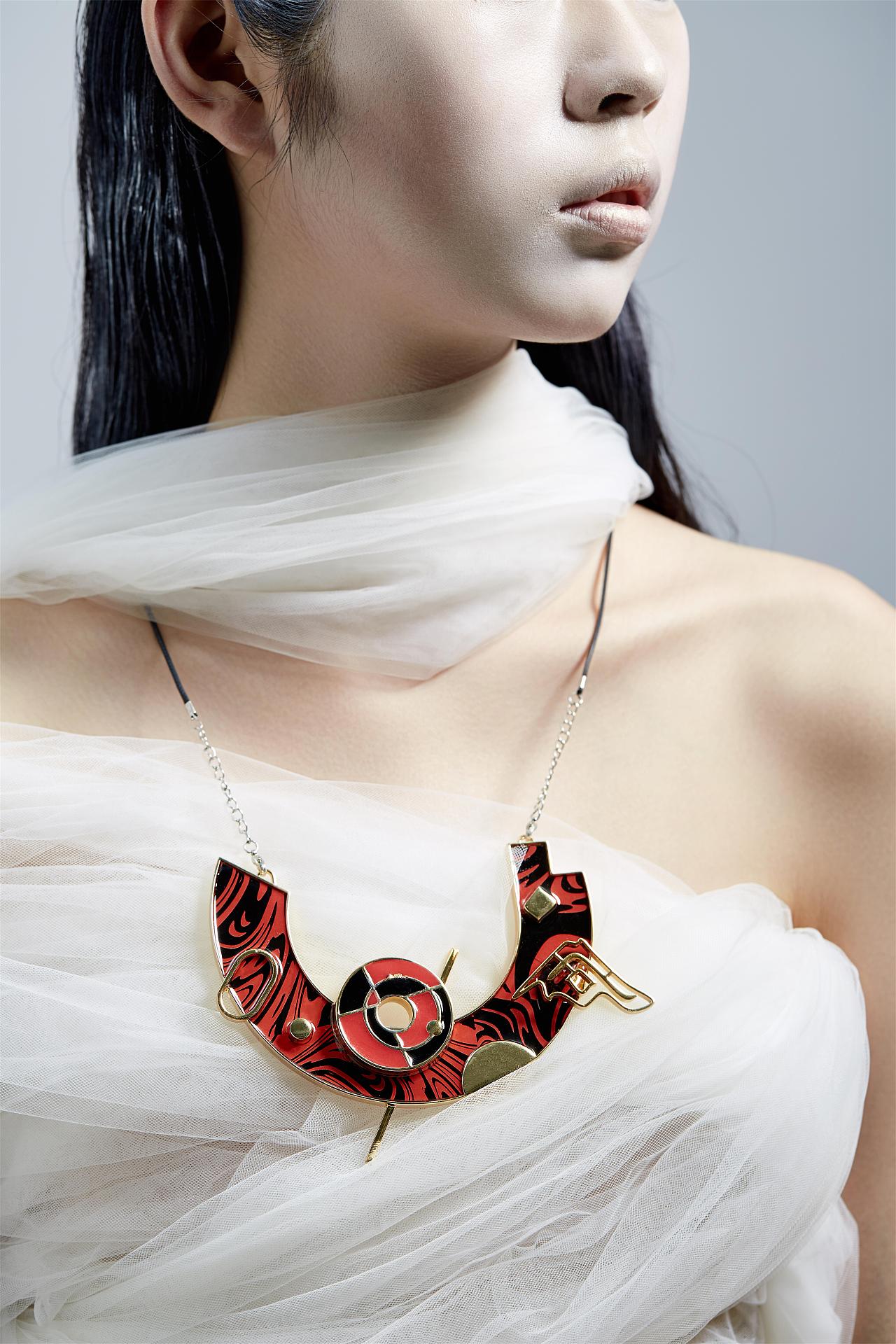 项链
尺寸：135mm x 125mm x 5mm