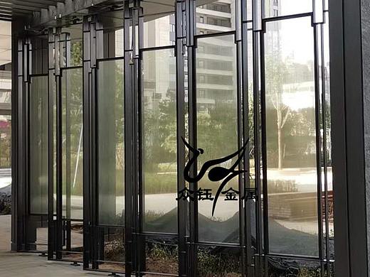 售楼处不锈钢屏风装饰工程—东城金茂府不锈钢廊架屏风
