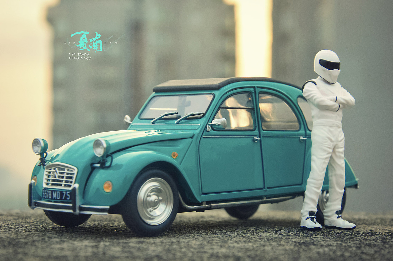 田宫 1:24 雪铁龙2CV 来自1948年的老爷车