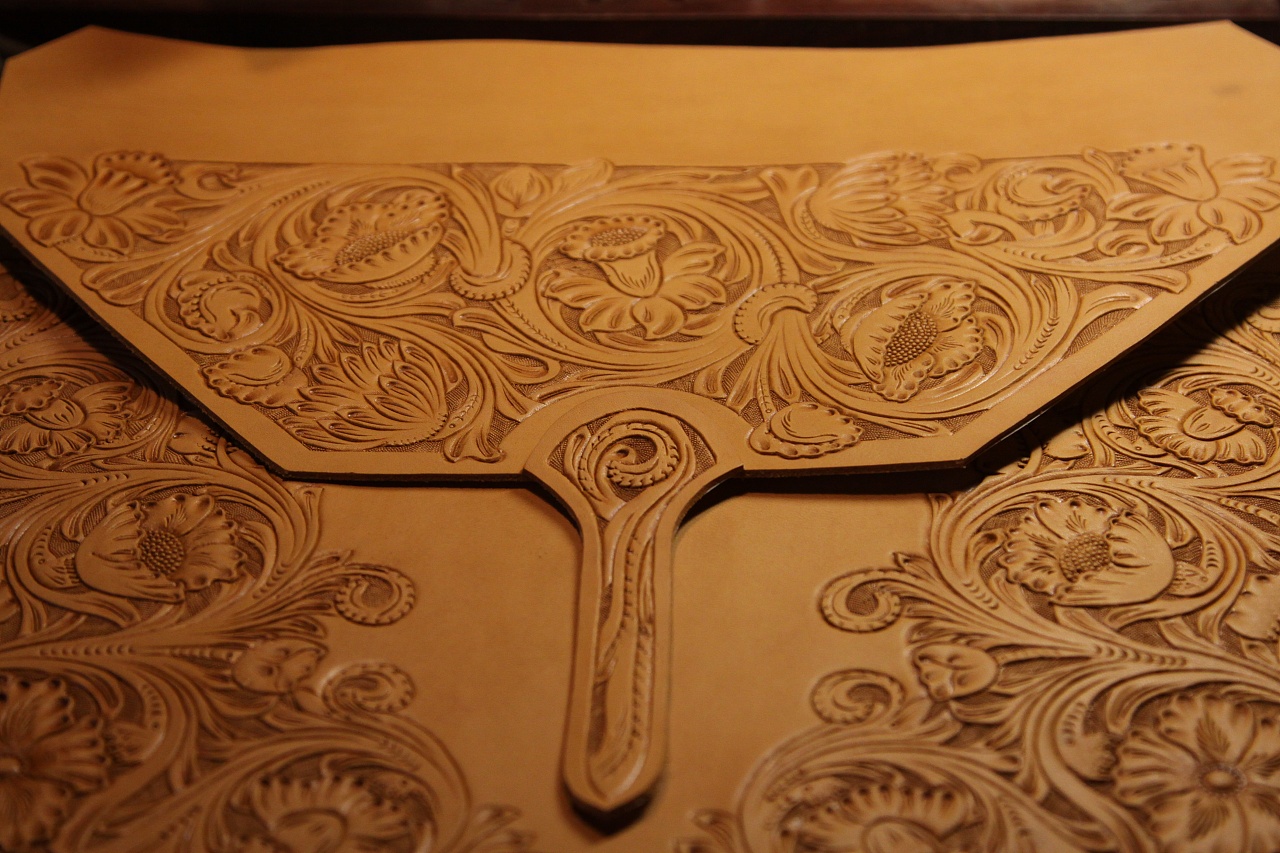 手工皮雕 macbook pro 15inch 电脑包 满雕美式花纹