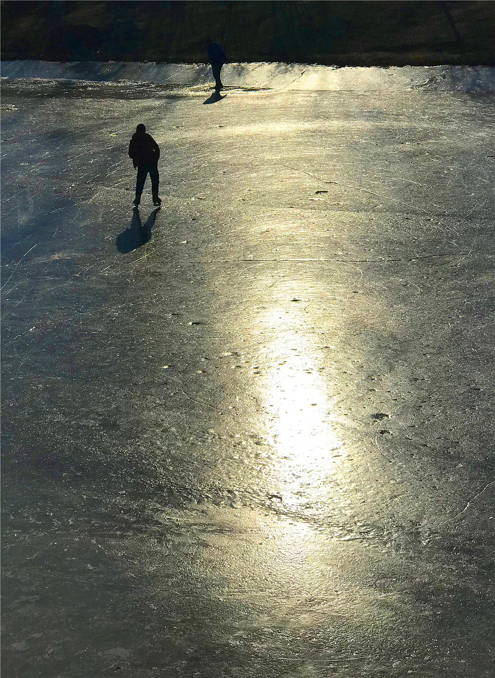 刘勇良手机纪实摄影:京冬河上天然滑冰场
