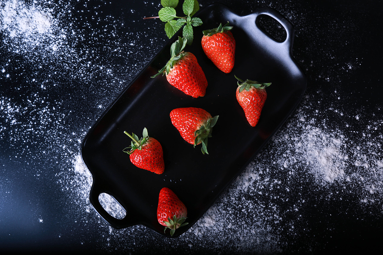 草莓（图ZMTQzNDAyNDAw） - 产品摄影 - 站酷设计师墨空城原创素材 - 站酷ZCOOL