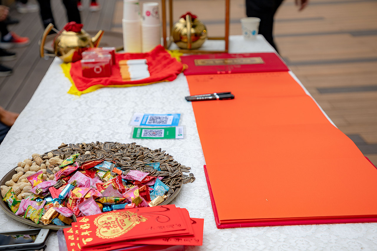 果盘碟子盘子喜糖茶壶迎宾台喜字贴名册红酒酒杯