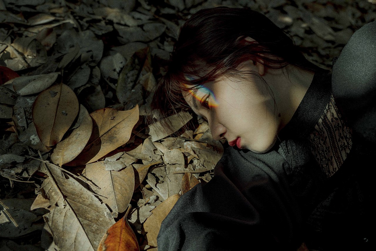 电影感暗调人像摄影