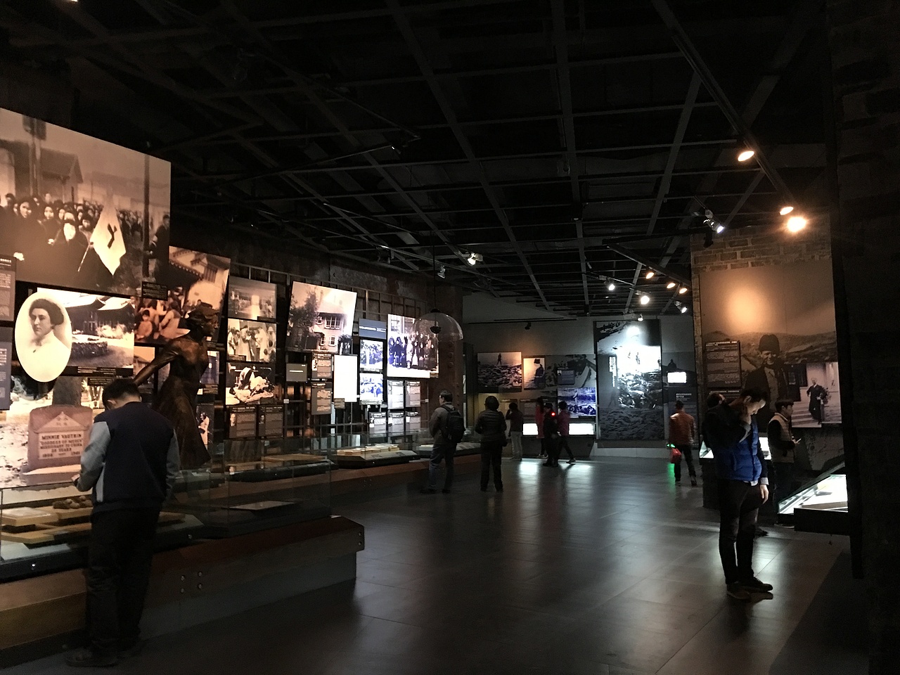 历史的铁证—南京大屠杀（图ZMTIxNDEyNzE2） - 展陈设计 - 站酷设计师没事瞎看原创素材 - 站酷ZCOOL