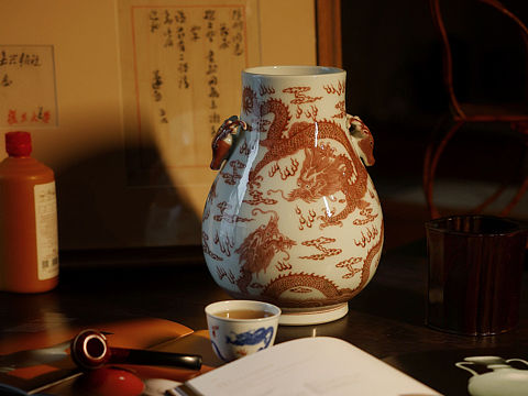 民国先生的晚余书案