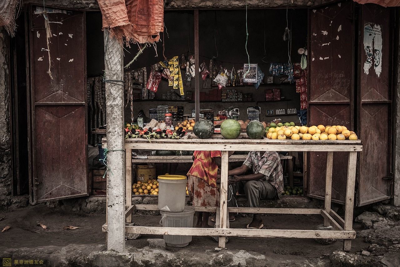 卖水果的小店。
下一篇我们去看看dhow制作工坊。