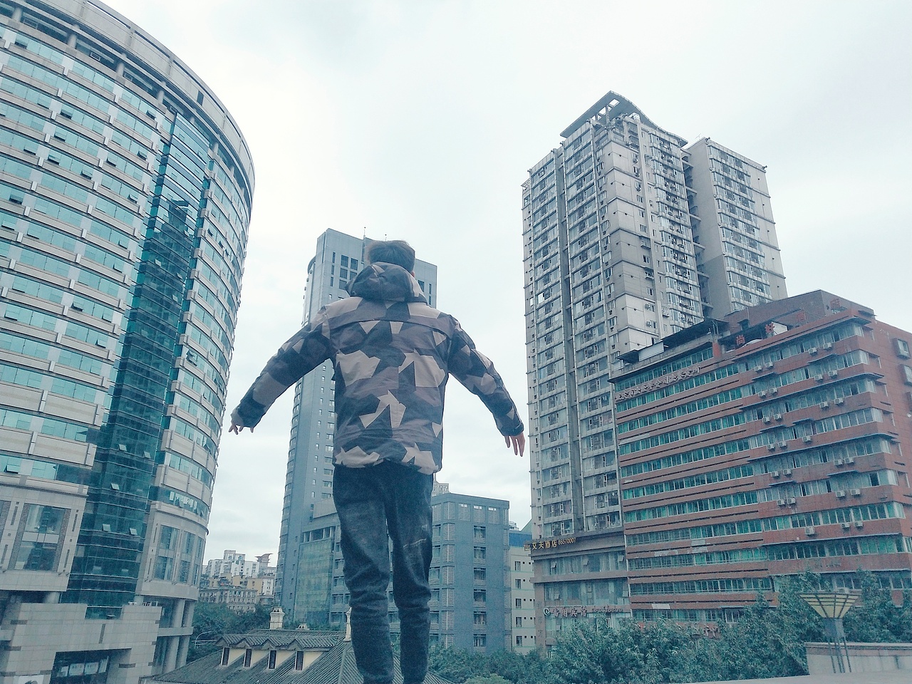 爱生活爱摄影也爱她