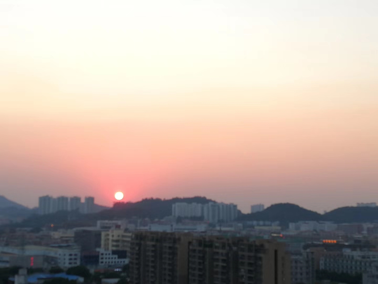 夕阳落下，期待下一个天明（图ZMTc4Mjc2MDgw） - 风光摄影 - 站酷设计师个银两岁星原创素材 - 站酷ZCOOL