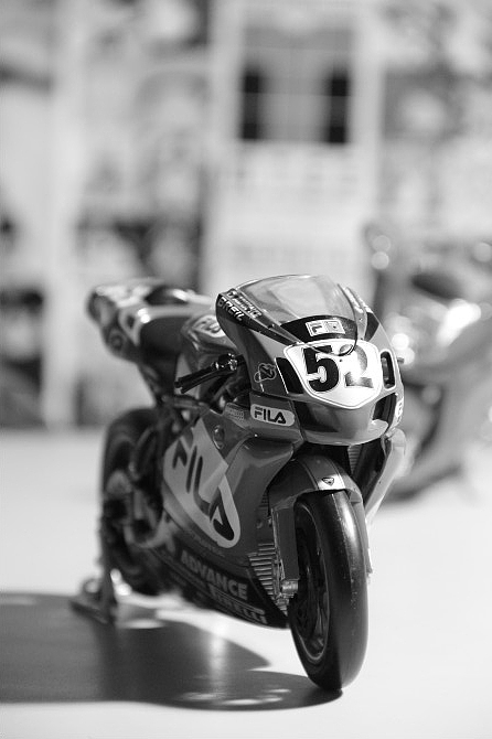 摩托车（图ZMzM5ODc2ODA=） - 产品摄影 - 站酷设计师bing9118_白冰原创素材 - 站酷ZCOOL