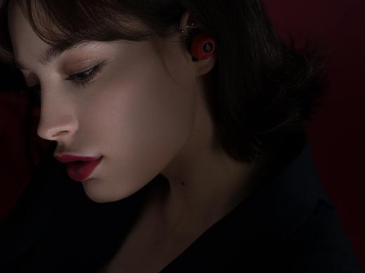 red headphone