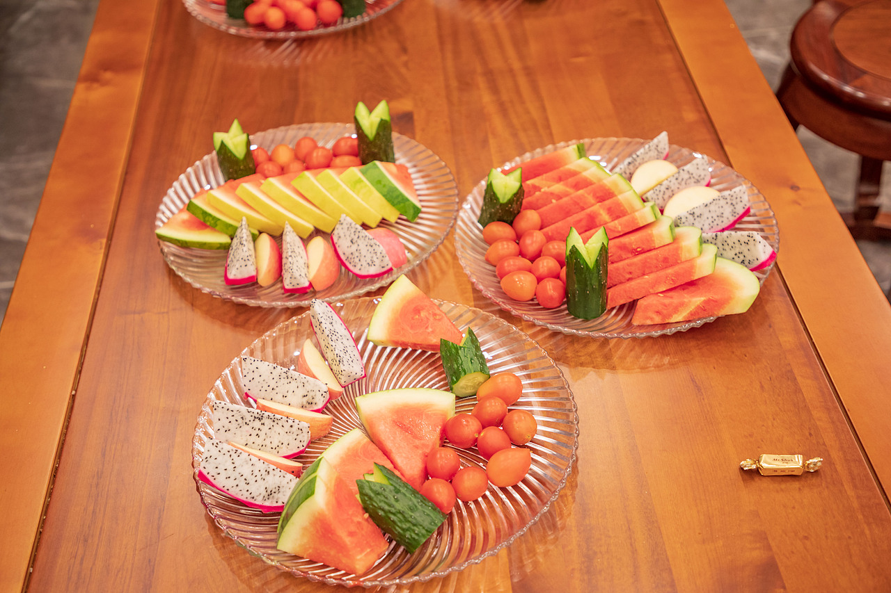 果盘碟子盘子喜糖茶壶迎宾台喜字贴名册红酒酒杯