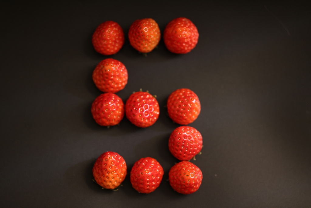 草莓图片素材背景高清图片草莓数字123456789草莓爱心（图ZMjg1NTI5NTgw） - 产品摄影 - 站酷设计师饿狐原创背景素材原创素材 - 站酷ZCOOL