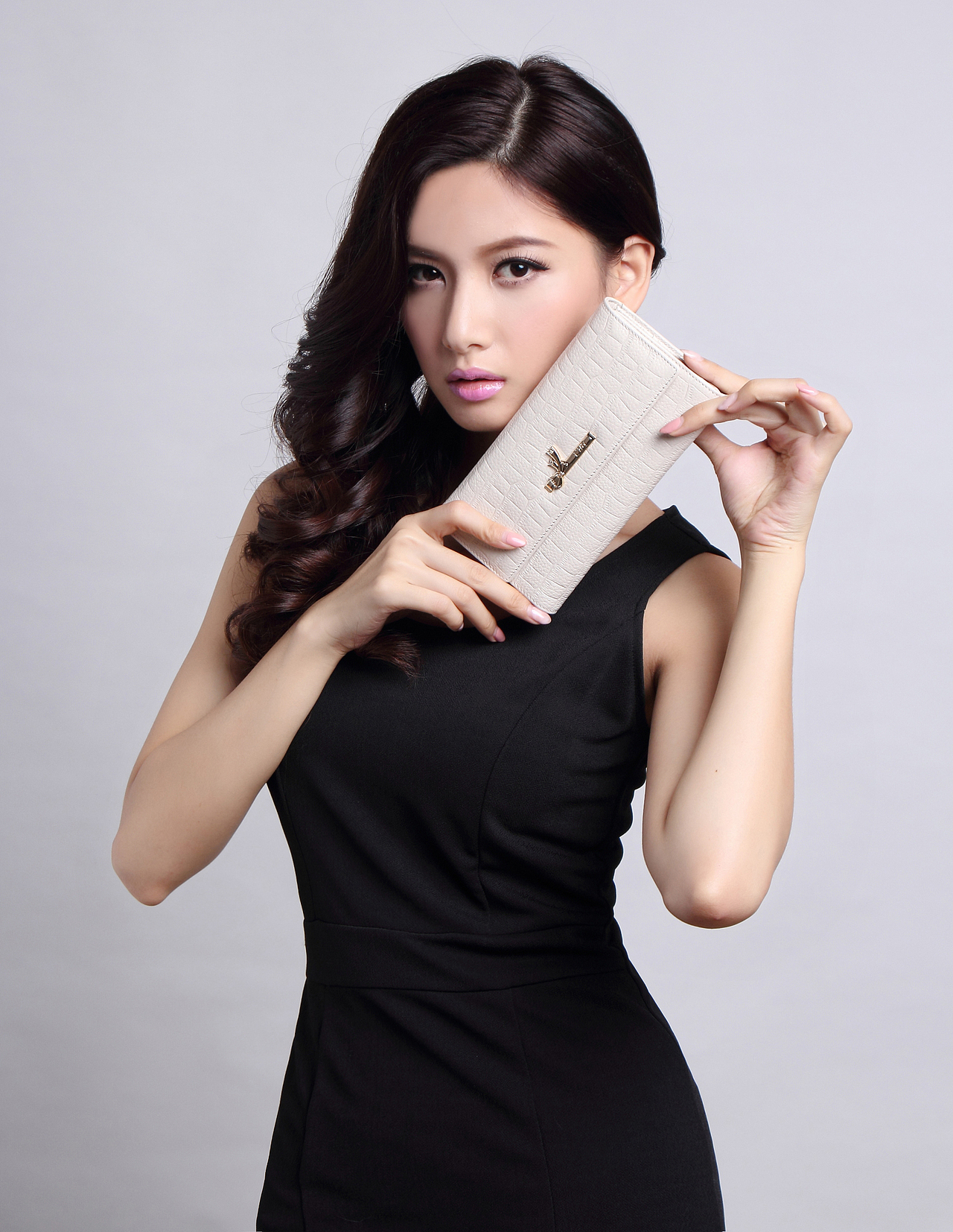 女手包钱真皮包模特拍照 广州皮具摄影 淘宝包包模特拍照 