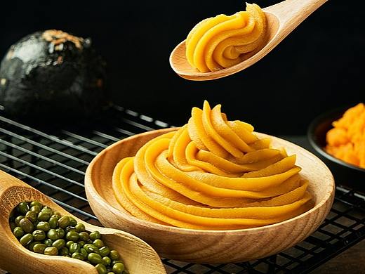 锋味派蛋黄酥｜黑金酥拍摄 #美食摄影