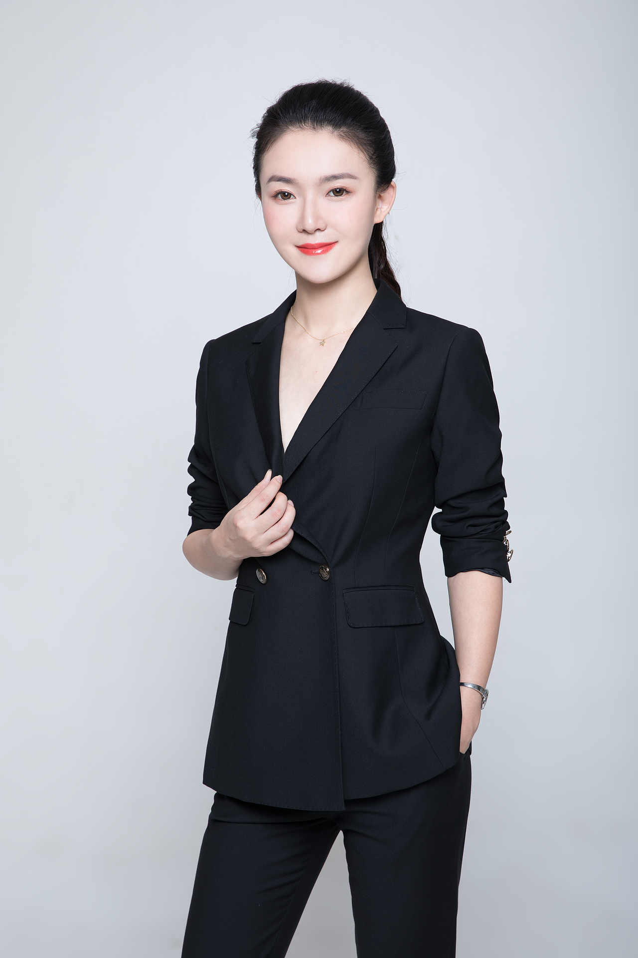 商务形象照9月作品集（图ZMTMxMzE2MDI4） - 人像摄影 - 站酷设计师hubo1028原创素材 - 站酷ZCOOL