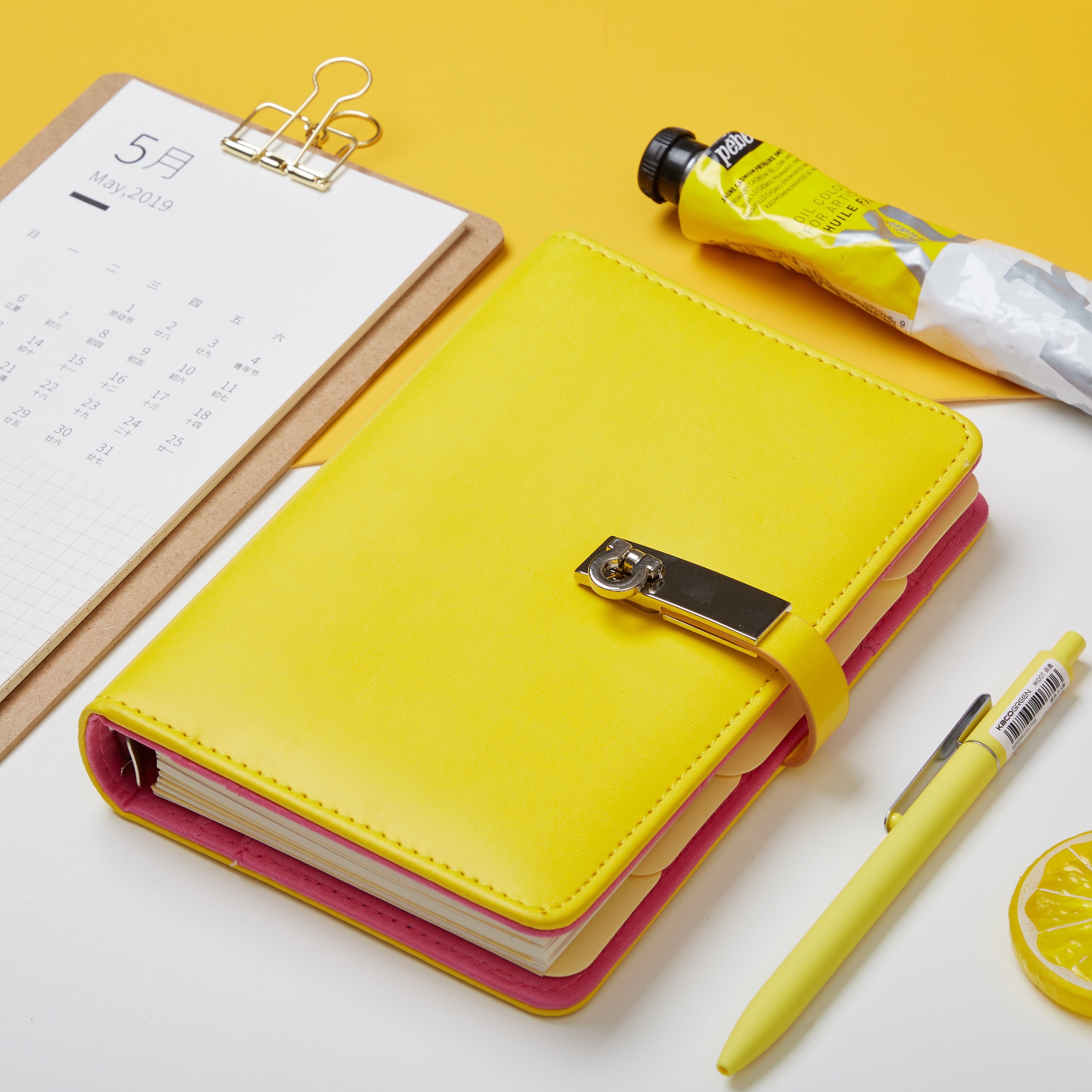 黄色手账本记事本