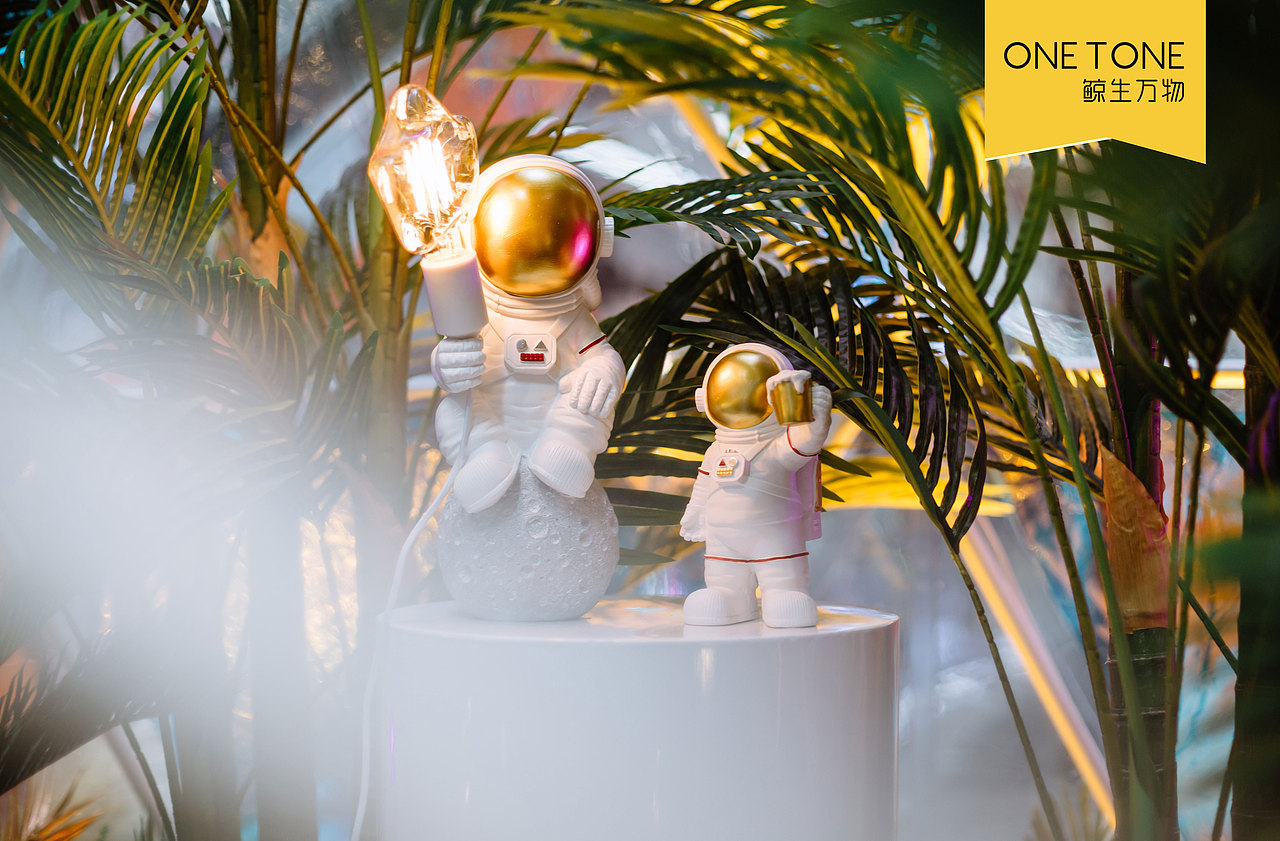 鲸生万物｜“登悦生活”遨游太空系列美陈潮酷上线（图ZMjY0NjY5NTY0） - 展陈设计 - 站酷设计师鲸生万物原创素材 - 站酷ZCOOL