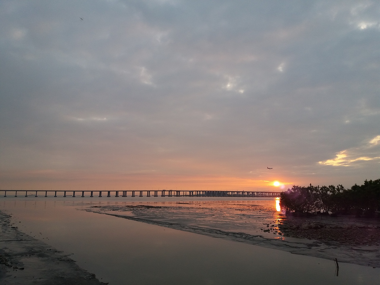 暴晒（图ZNzc1NjcyMjg=） - 其他 - 站酷设计师qiuwanxiao原创素材 - 站酷ZCOOL