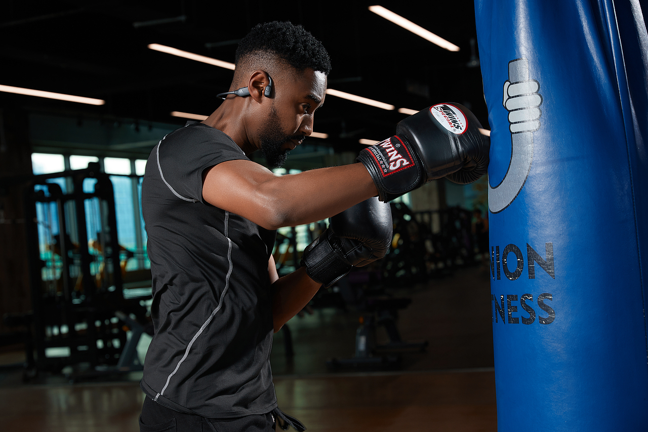 深圳 | ZD | 攝影 酷型黑人 耳機系列2（圖ZMzIyNzEwODIw） - 人像攝影 - 站酷設(shè)計師ZD專注模特攝影原創(chuàng)素材 - 站酷ZCOOL