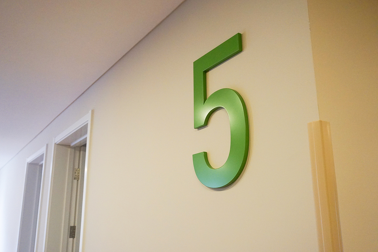 诚和敬长者公馆导视（图ZMTM0MDk2MTM2） - 商业空间设计 - 站酷设计师杨大炜原创素材 - 站酷ZCOOL