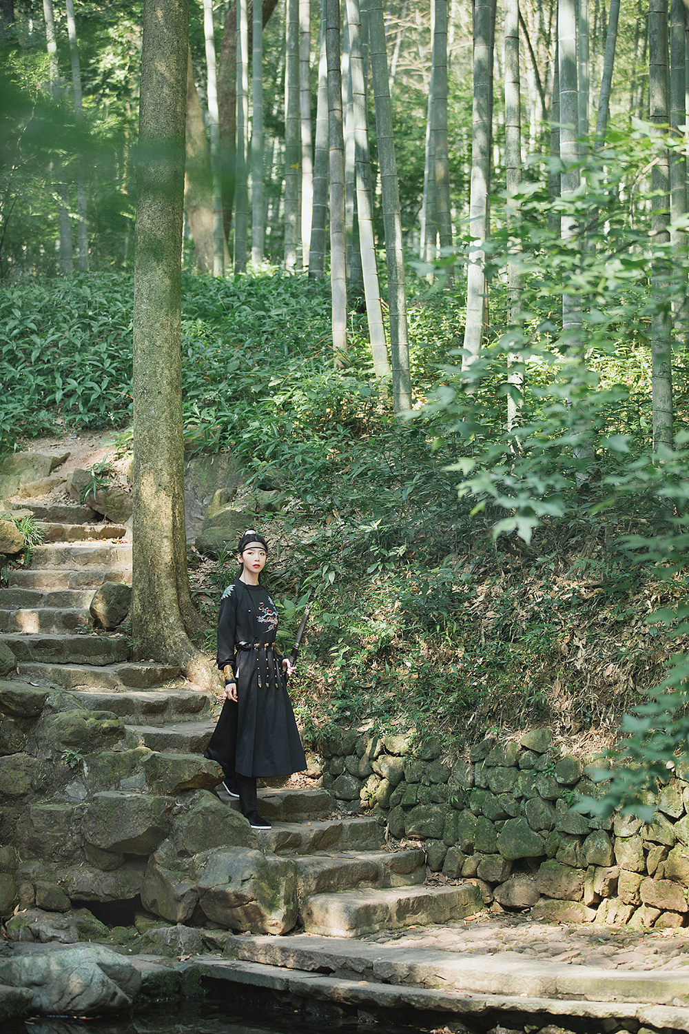 千山我独行,不必相送