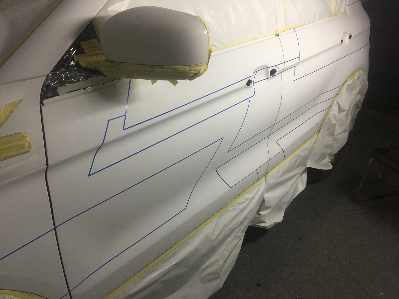 观致5全车纯手工彩绘喷涂完成