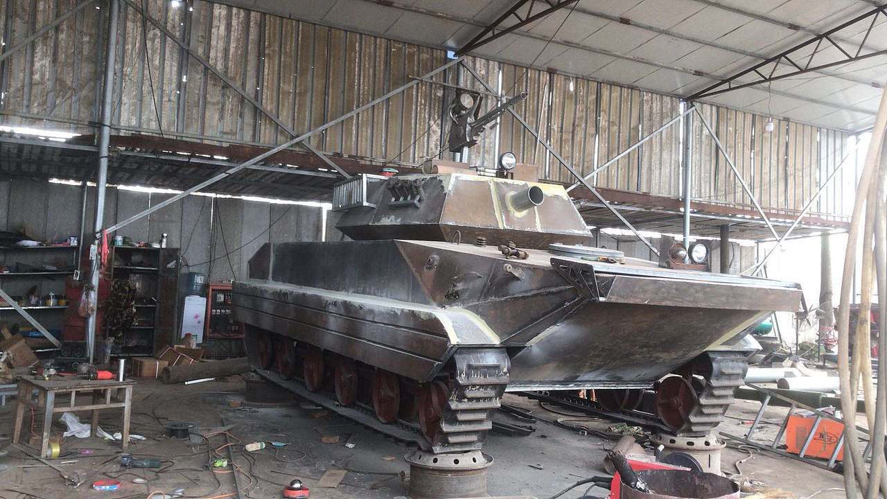 探访民间手艺人军事模型战斗机军事武器的制作