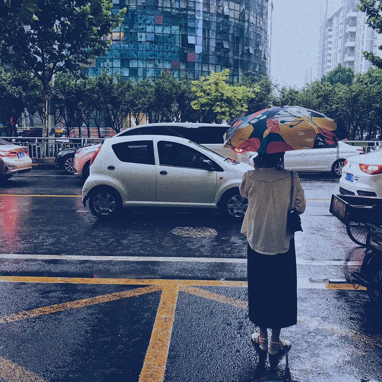 雨天（图ZMjQ4NTI3ODg0） - 人文/纪实摄影 - 站酷设计师白日梦想家阿旭原创素材 - 站酷ZCOOL