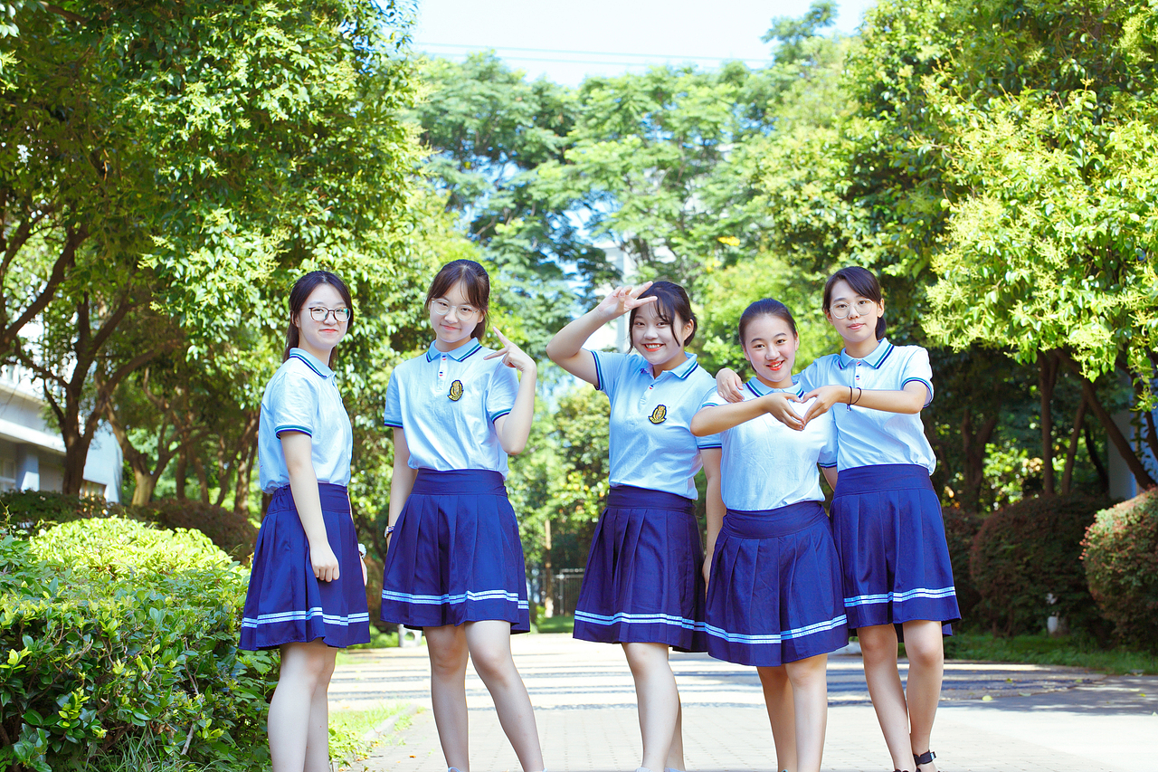 恰同学年少 风华正茂