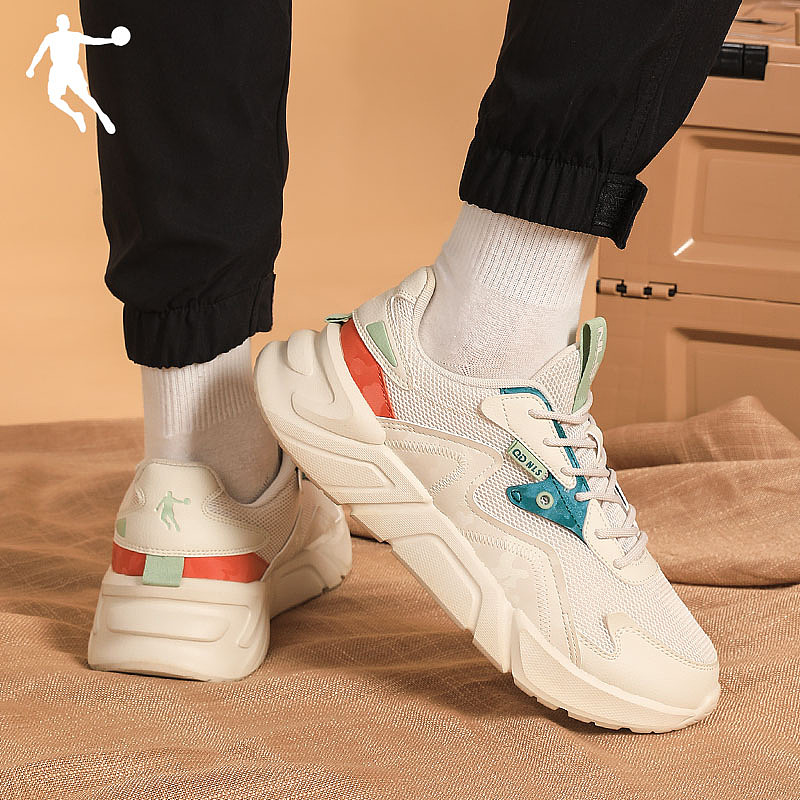 【修图】复古风休闲鞋牛皮纸和麻布背景修图