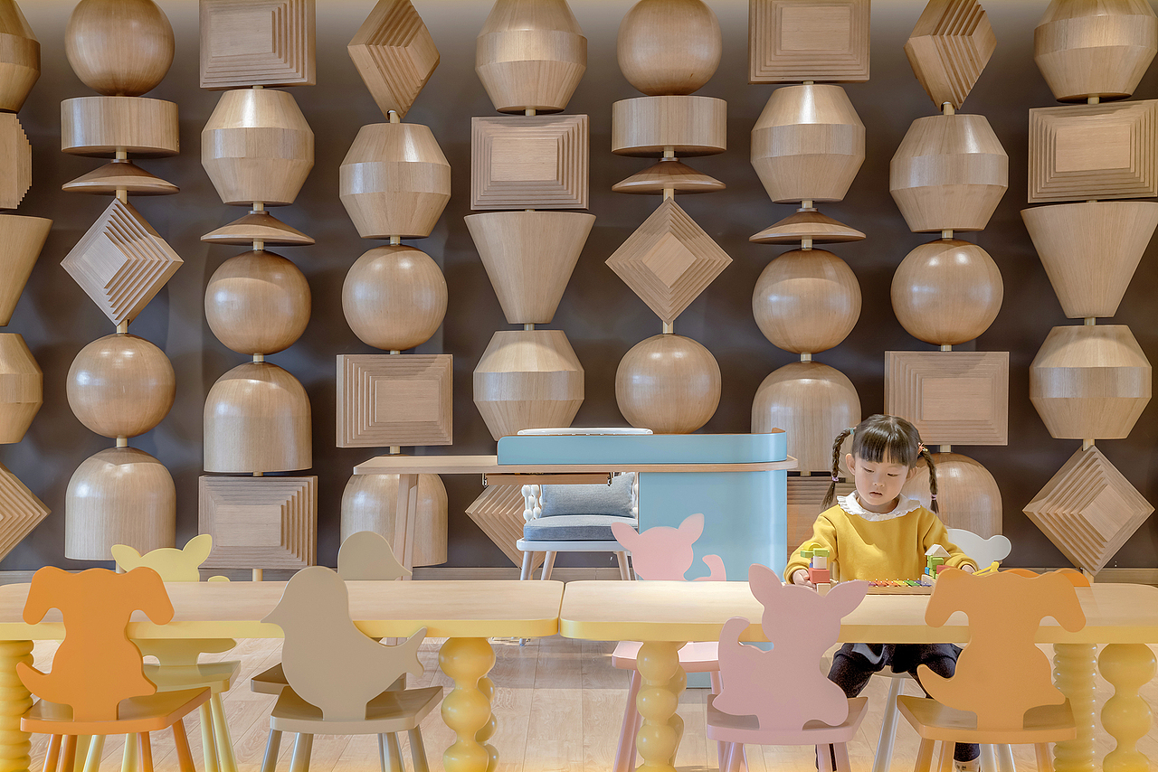 迷人的色彩、自然光影和创意互动设计……都可以让人难忘与停留。