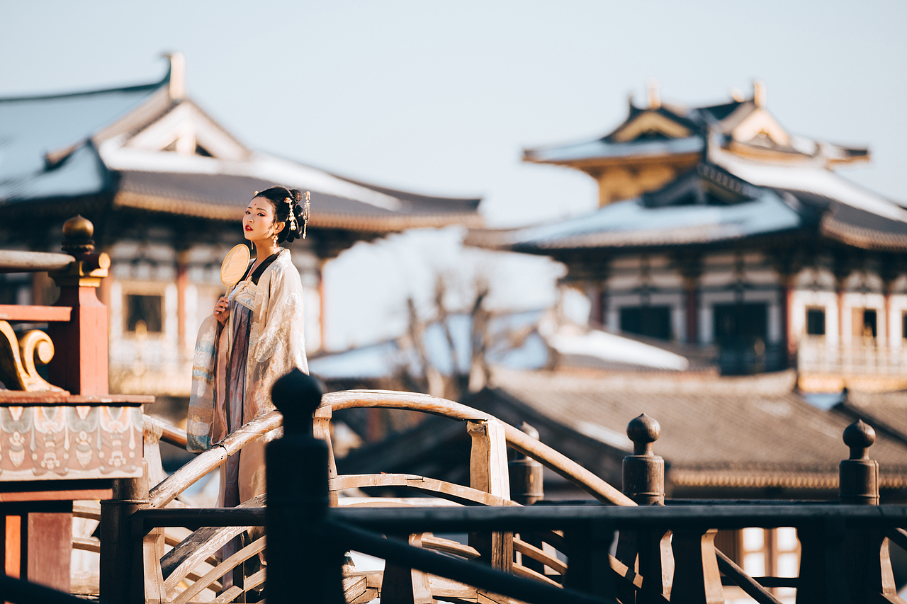 生于帝王家，困于城府中（图ZMTA0OTk2NTg0） - 人像摄影 - 站酷设计师小白_BYF原创素材 - 站酷ZCOOL