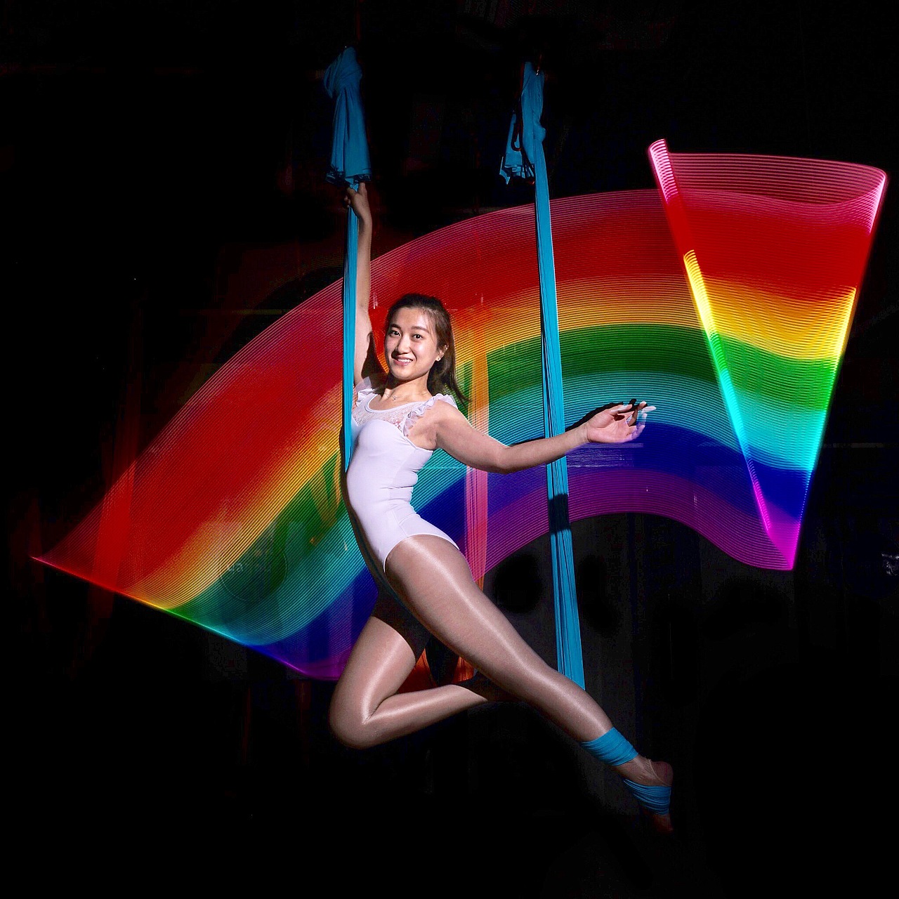 光绘空中瑜伽女孩