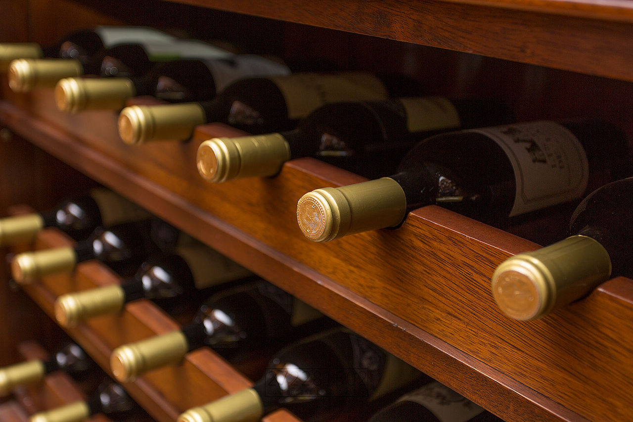 展厅-酒窖（图ZMjQxMjMzNTI=） - 产品摄影 - 站酷设计师狗不李包子原创素材 - 站酷ZCOOL