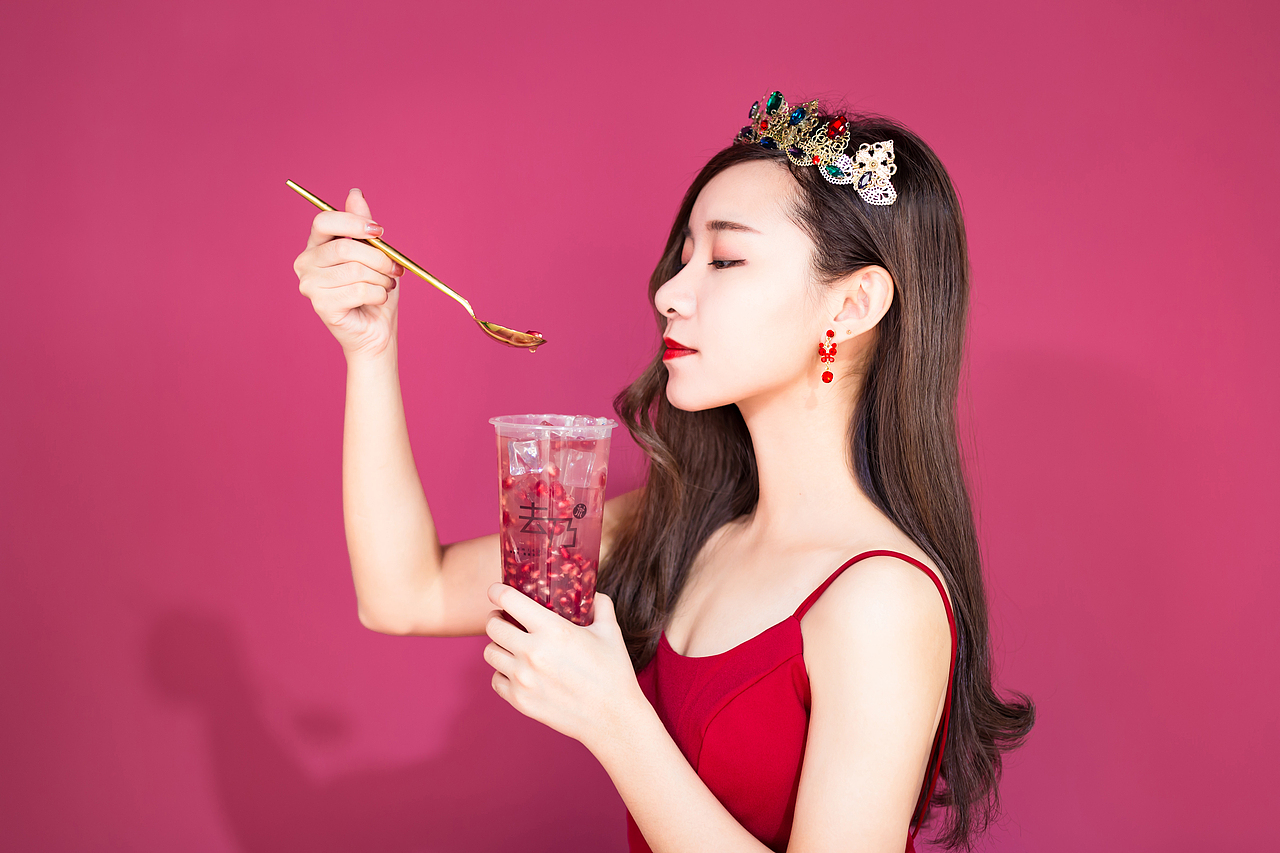 红石榴女王（图ZMTQwODE1NjQ4） - 人像摄影 - 站酷设计师惡化的鋼筆症原创素材 - 站酷ZCOOL