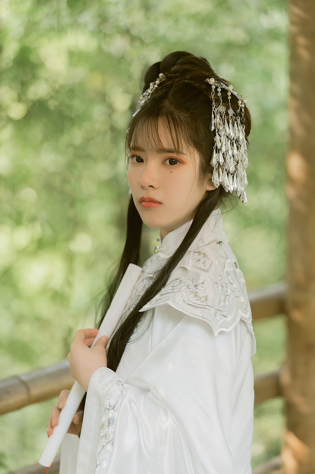 南方有佳人，幽居在空谷（图ZMTQzNjE2NTM2） - 人像摄影 - 站酷设计师路尘谨制原创素材 - 站酷ZCOOL